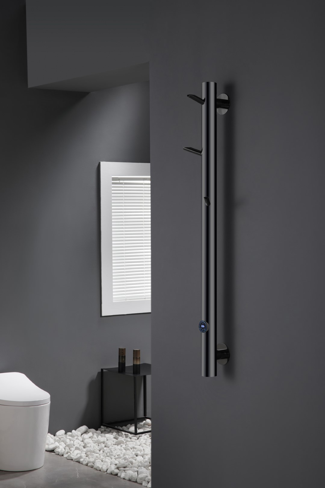 Фото Полотенцесушитель Boheme OAK 724-SGM электрический, shine gun metal, графит глянец h150х20 см