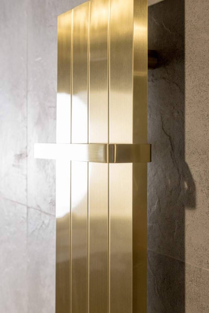 Фото Полотенцесушитель Boheme Flat 725-MG электрический, золото матовое  h150х27 см