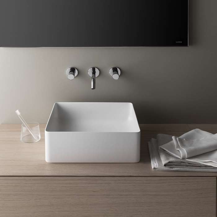 Фото Раковина Laufen Living Square 8.1143.3.000.112.1 накладная 36 см, цвет белый