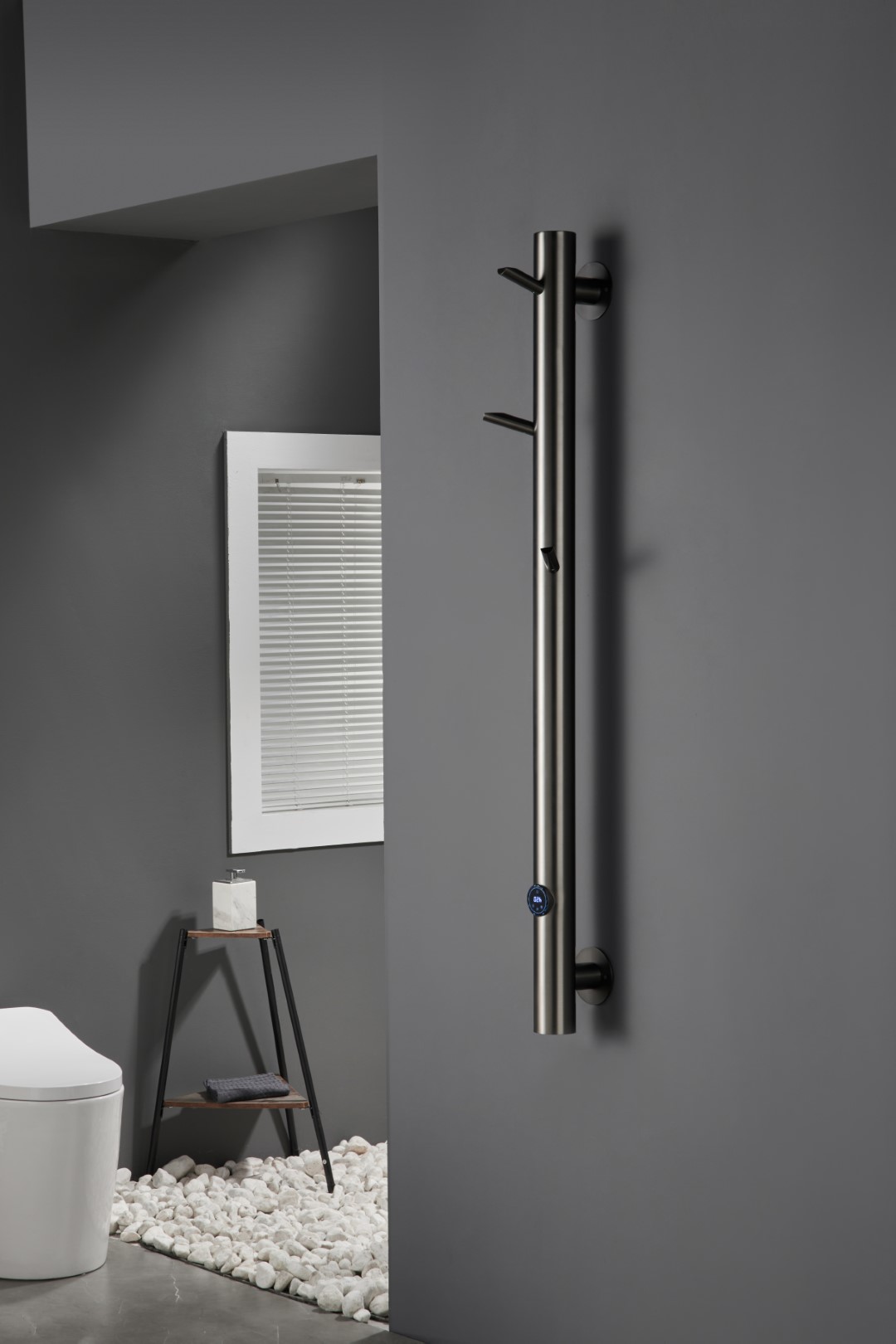 Фото Полотенцесушитель Boheme OAK 724-GM электрический, gun metal, графит матовый h150х20 см