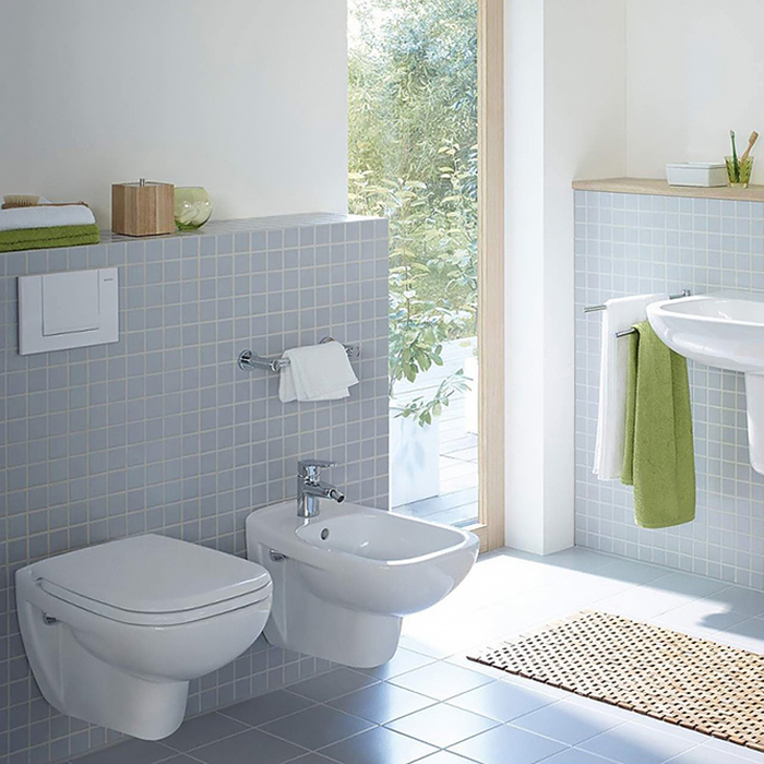 Фото Унитаз подвесной Duravit D-Code 45700900A1, безободковый, с сиденьем с микролифтом, белый глянцевый