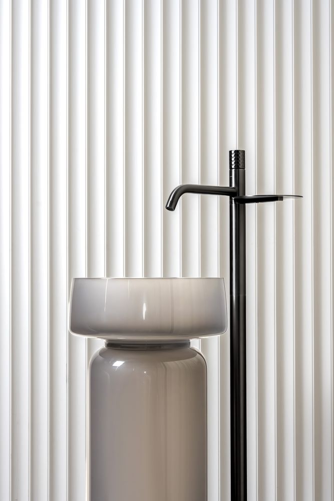 Фото Раковина с пьедесталом Boheme Glow Smoke 810-GS-L + 810-BASE-GS-L напольная круглая 40 см, Luna (дымчато-серый)