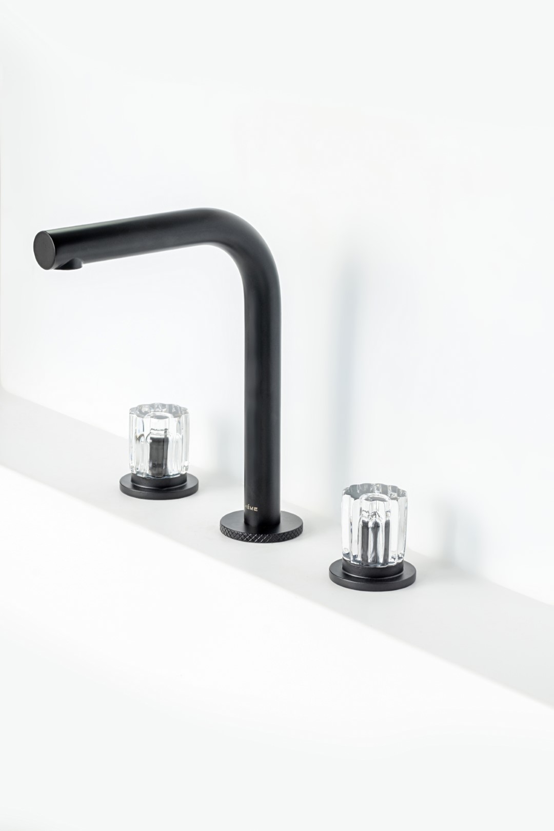 Фото Смеситель для раковины Boheme Elegante 152-B-EL черный