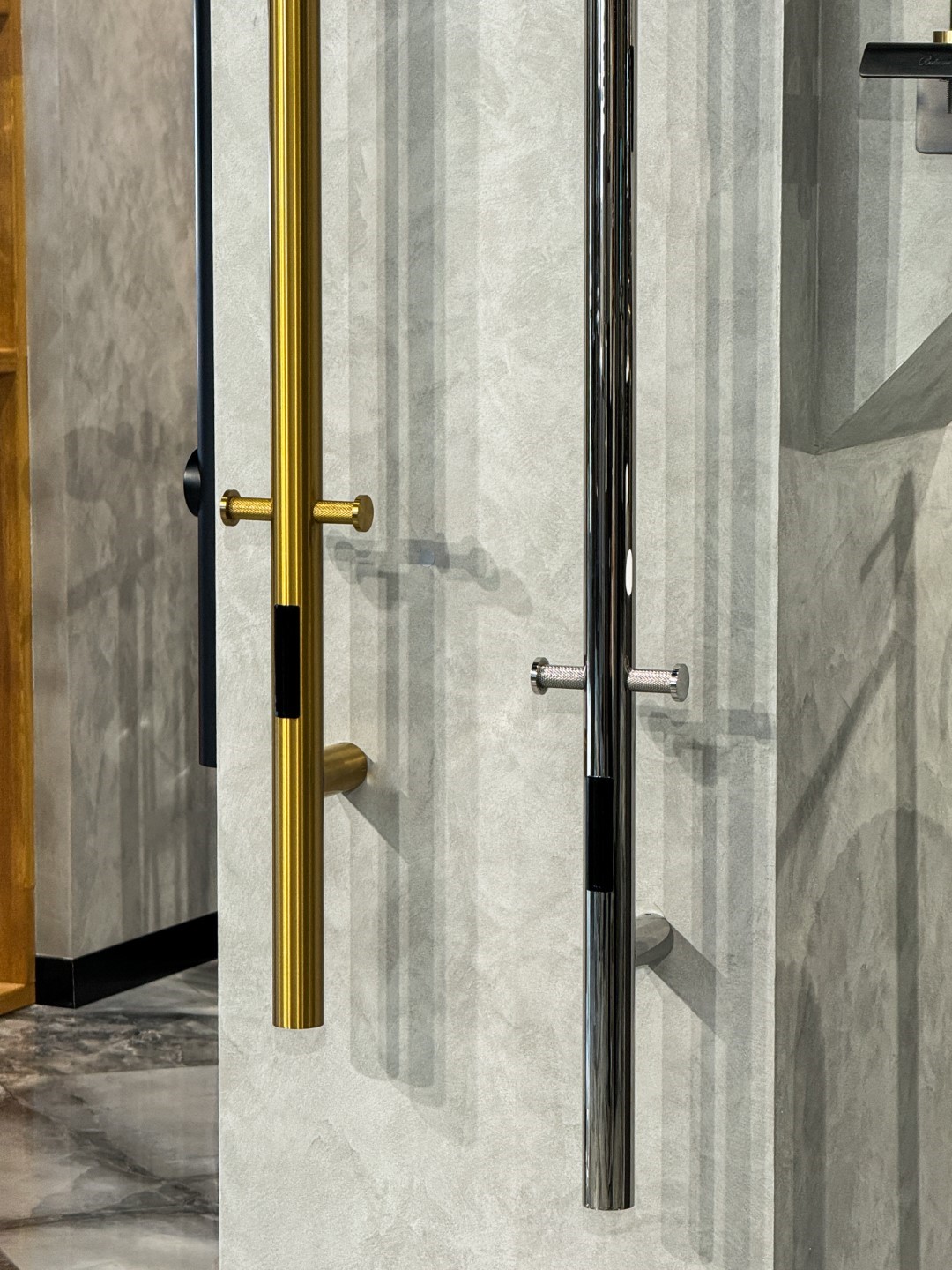 Фото Полотенцесушитель Boheme Uno 726-CR электрический, хром глянец  h150х12 см