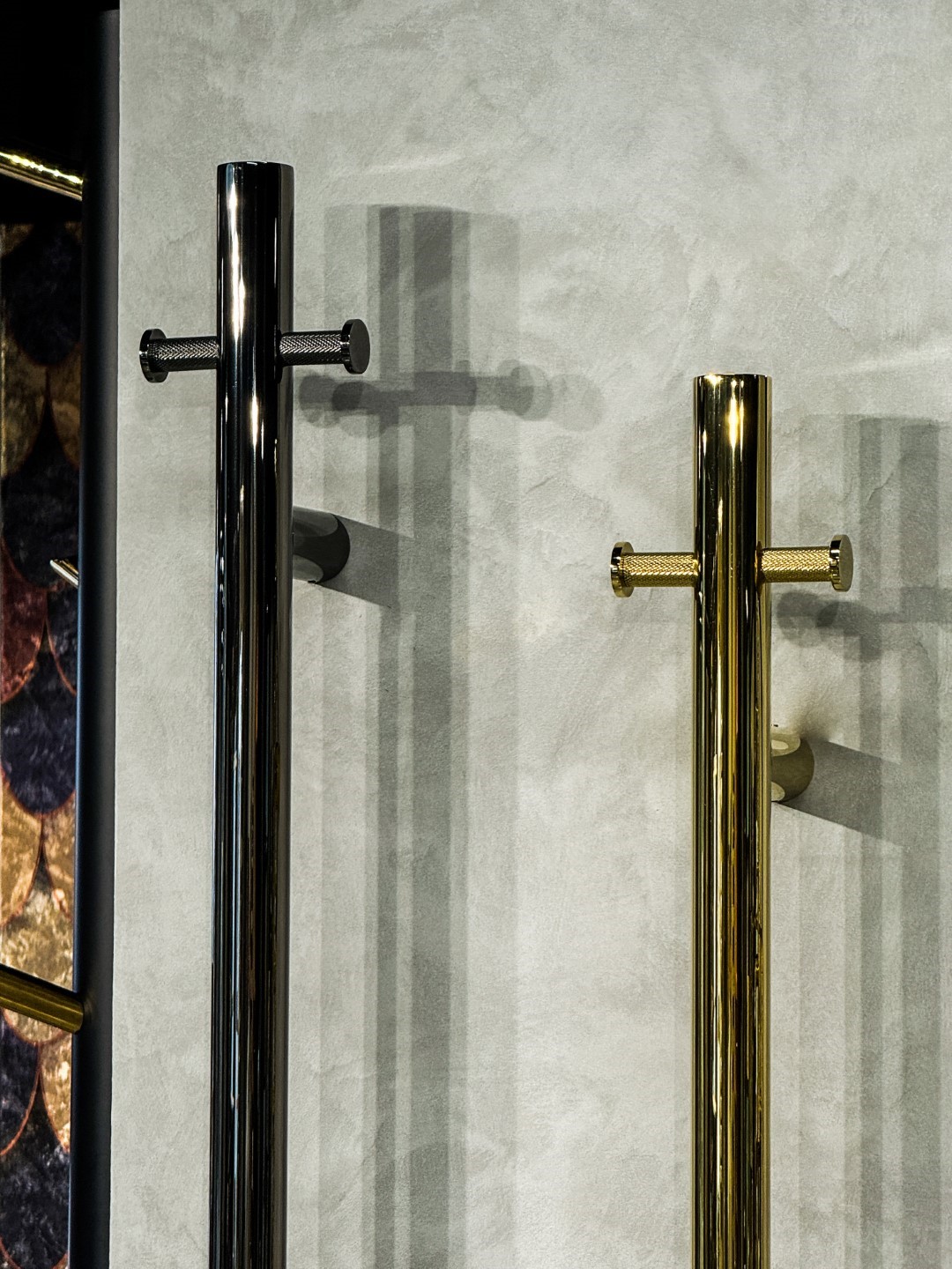 Фото Полотенцесушитель Boheme Uno 726-G электрический, золото глянец  h150х12 см