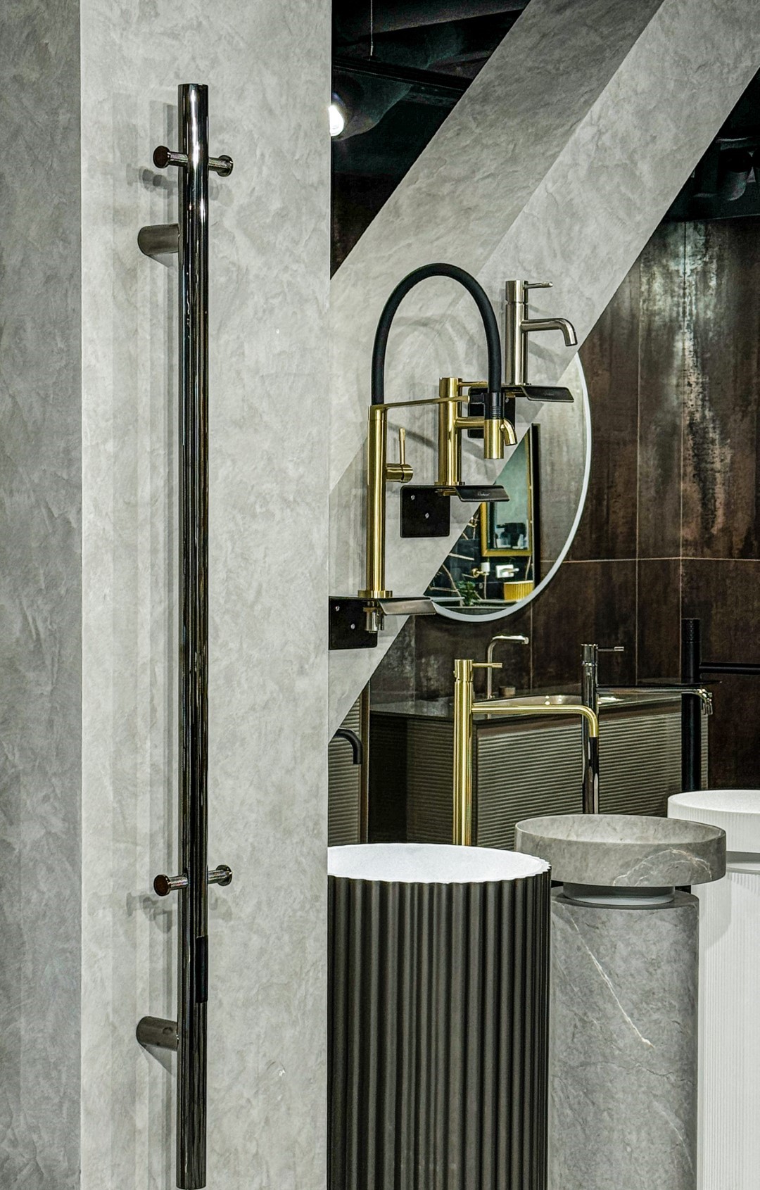 Фото Полотенцесушитель Boheme Uno 726-SGM электрический, shine gun metal, графит глянец  h150х12 см